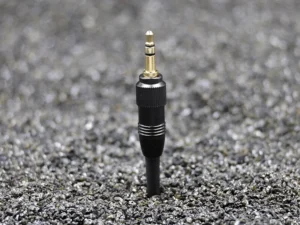 3.5 mm stereo jack connectors (TRS)